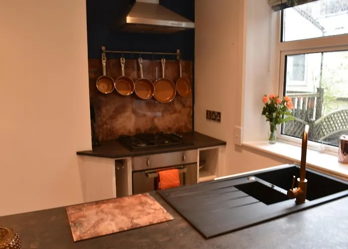 The Cheltenham, Stylish 1-Bed Victorian Apartment